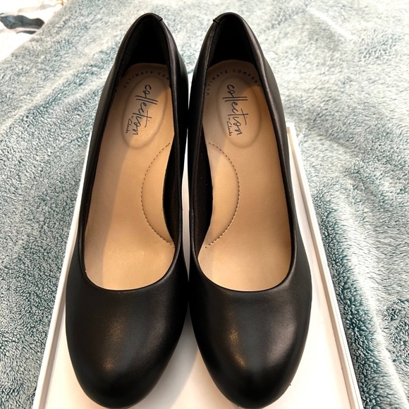 Collection by Clarks Ambyr Joy Black Leather Pump with Platform Size 6.5 NWOB - Picture 9 of 13